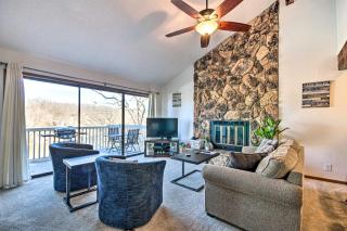 Pool and Lake Access Waterfront Osage Beach Retreat - Osage Beach - 0