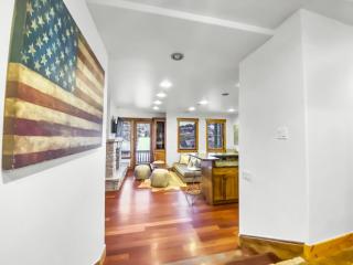 502 B Gold Coast! townhouse - 2