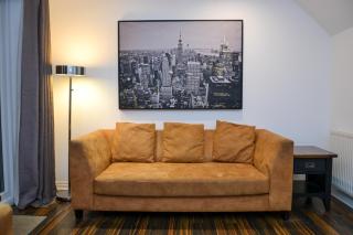 Convenient 3 Bedroom Home Fast Wi-Fi Free Parking - 9