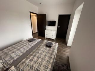 Malibu Apartman & Jacuzzi - Miskolctapolca - 5