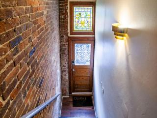 Elegant Old City Loft - Downtown - Knoxville - 3