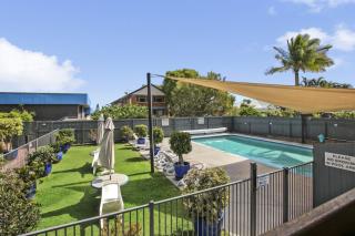 Cheltenham Apartments Unit 7 40 King St - Caloundra - 1