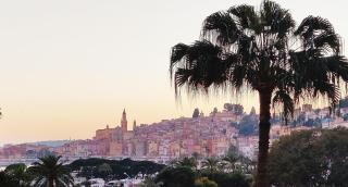 MENTON BORD DE MER Studio calme avec balcon, Ascenseur, Climatisation, Ideal location quiet near sea, balcony, elevator, AC - 2