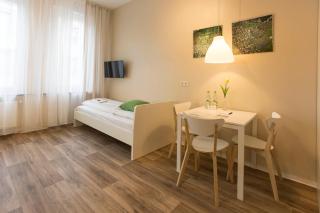 GuestHouse Köhn51, zentral gelegene, stilvoll eingerichtete Zimmer mit eigener Teeküche - Nuremberg - 5