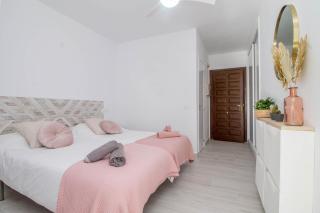 Carihuela Palace 912 by IVI Real Estate - Torremolinos - 3