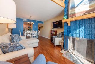 505F - Lakefront 3 Level Condo with 3 Bedrooms, 2 Baths - 9