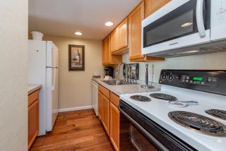 505F - Lakefront 3 Level Condo with 3 Bedrooms, 2 Baths - 2