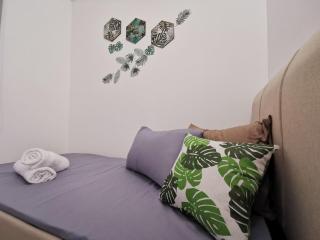 3 Astetica Residences The Mines 4BR WiFi Netflix Lake View - Seri Kembangan - 4