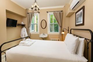 Pine Cottage Bed & Breakfast - 9