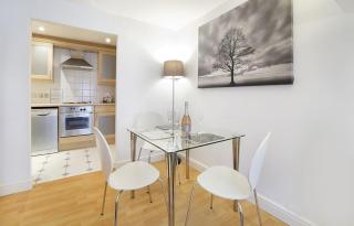 Strand House- Long Stays only - York - 5