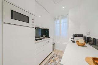 Brand new one bedroom heart of Cannes!! - 1