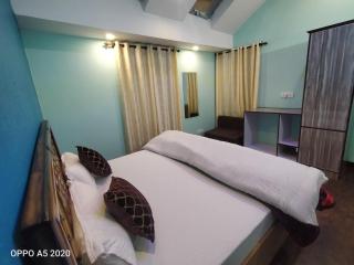 Oak Retreat Huts - Shimla - 2