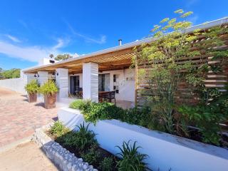 Oorgenoeg in Langebaan - 9