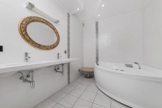 Classical Deribasivska 3-Bedrooms Apartment - Odessa - 8