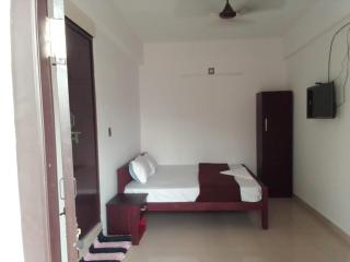 Emirates Residency - Pudunagaram - 8