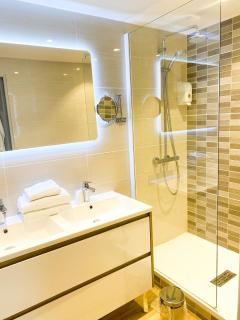 Auberge Des Pins - Tourrettes - 9