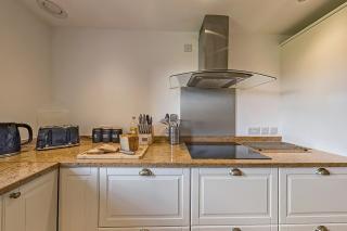 3 Bedroom Barn Conversion with HOT TUB-Garden View - Ty Cerrig Barn - 6