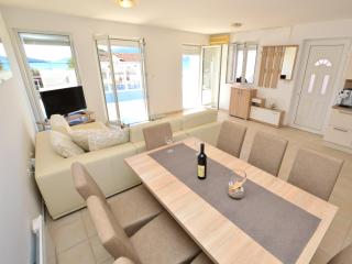 TOP-APARTMENT MONTENEGRO, with private Pool! - Kumbor - 3