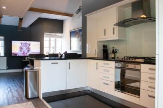 Tiger Roof Terrace Lymm - 5