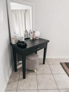 Lovely Bohemian Apartment - 9