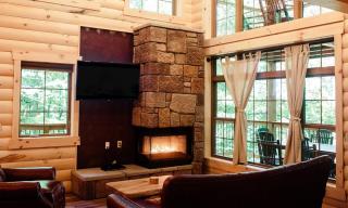 Treehouse #3 by Amish Country Lodging - 9
