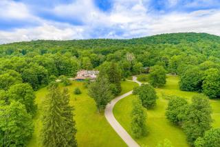 Apple Tree Inn - Lenox - 8