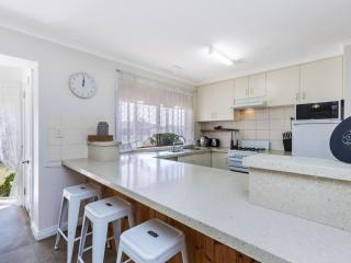 Rose Retreat - Port Fairy - 1