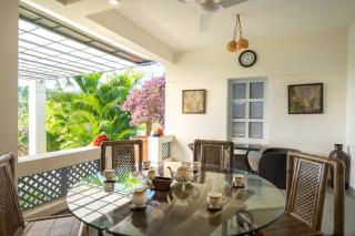 Whispering Palms by StayVista - Pool-view villa with Boutique interiors, Terrace & Lawn - 6