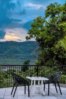 SaffronStays Sundowner by the Lake, Karjat - party-perfect pool villa with rain dance and cricket turf - Karjat - 4