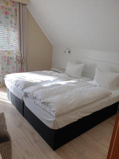 Hotel Waldblick BSR Garten mit Pavillons im Schwarzwald, ideal für Paare, Familien, Hunde - Donaueschingen - 5