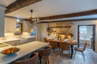Farthingdales - 2