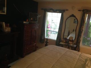 Eagle's Nest B&B - Lake Country - 4