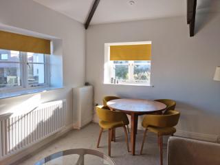 The Coach house, onsite free parking - 6