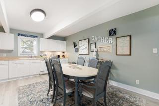 Salty Shack Unit B - Salty Shack - Dog Friendly Home - Across from the Beach - Central Location! - Folly Beach - 3