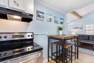 23 Center St - Sunny Side Up - Upstairs Apartment - Folly Beach - 4