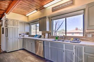Close to Hiking and Dtwn Mtn-View Prescott Home! - Prescott - 2