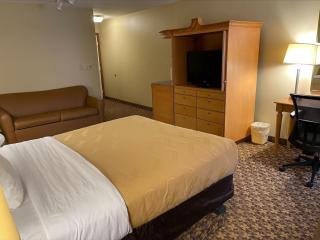 Baymont by Wyndham Greenfield - Greenfield - 3