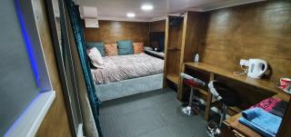 Adorable private suite with free street parking - Leicester - 5