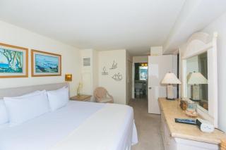 Two Bedroom Discovery Bay High Rise Condos with Lanai & Gorgeous Views - Honolulu - 2