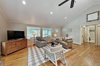 Cozy Pines - Flat Rock - 4