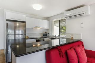 Surfcomber on the Beach - Maroochydore - 9