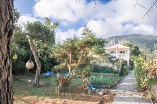 Villa with Private Access to the Beach - Ágios Matthaíos - 8