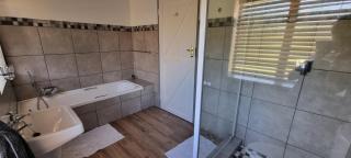 DullVino Cottage @ Critchley - Dullstroom - 2