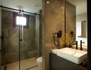 The Port Square Hotel - 1