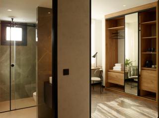 The Port Square Hotel - 1
