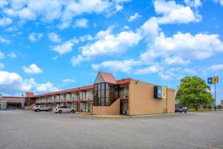 Super 8 by Wyndham Perrysburg-Toledo - 7