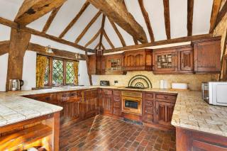 Finest Retreats - Sandhill Cottage with hot tub - Turners Hill - 3