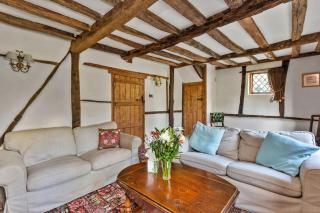 Finest Retreats - Sandhill Cottage with hot tub - Turners Hill - 2