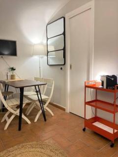 Lenu’s Apartment- private apartment- historical - 8