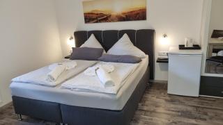 Pension Likedeeler - 8